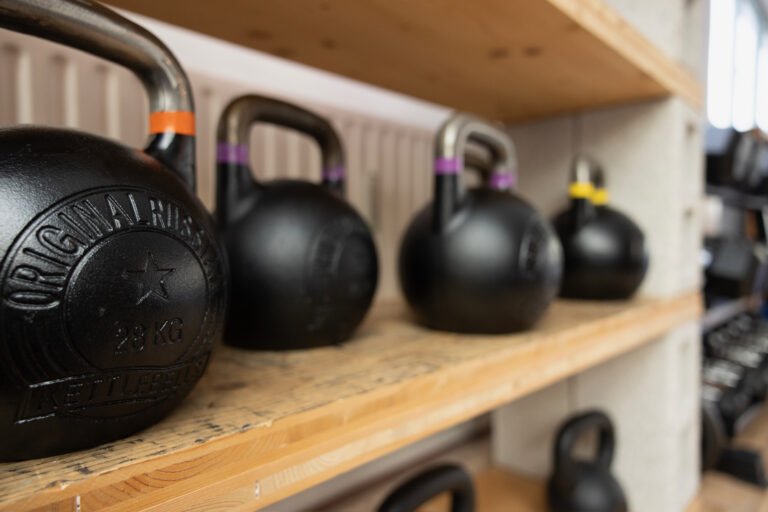 Kettlebells im privatem Sportstudio von Smart Physio in. Bad Homburg
